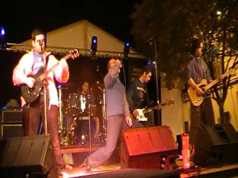 miccion imposible tocando Heroina en el festival 2010 de la falla pedro cabanes
