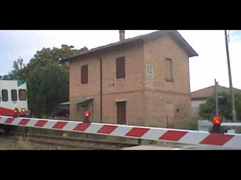 passaggio a livello di via Gualdo Quartesana FE / Italian level crossing