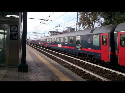 Treno ICN 1575 Torino P.N. - Reggio Calabria C.le in transito a Tavazzano (LO)
