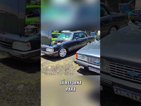 Carros Antigos Invadem Ibaiti  Veja Essas Relíquias de Perto!