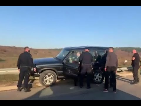 Vetaksident në magjistralen Prishtinë-Pejë, shkaktohen kolona të gjata