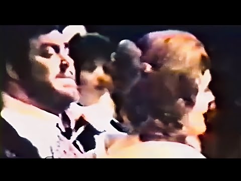Luciano Pavarotti & Joan Sutherland in Puritani at the MET (1976) [Rare Video]