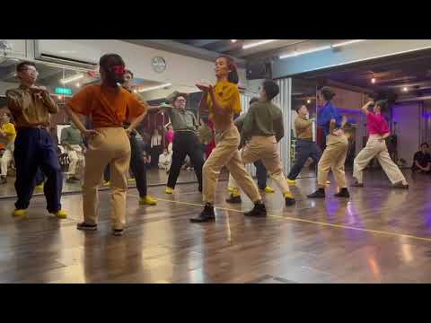 Frankie Manning's Big Apple 1980s version as taught to the Big Apple Lindy Hoppers NYC