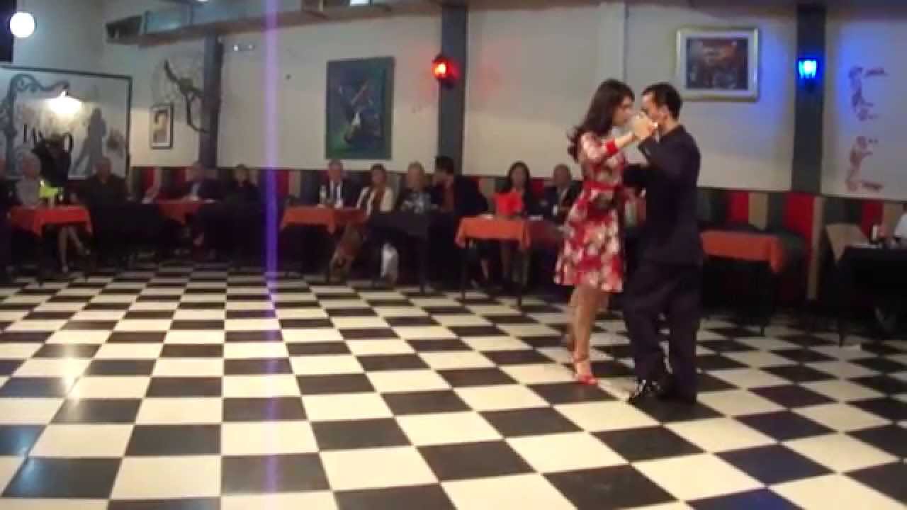 Sin Rumbo, bailan Catalina y Sergio 1/3