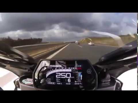 Yamaha R1M vs BMW S1000RR on the street