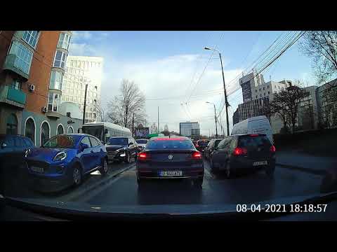 Super aglomeratie pe Calea Aradului in Timisoara. Plin de masini si trafic la iesire din Timisoara.