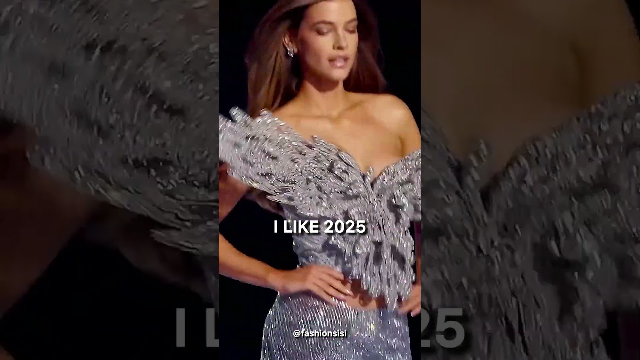 Impossible Not to Like Her🔥Barbara Palvin#BarbaraPalvin #VictoriasSecret #Runway #Supermodel #Shorts