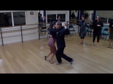 Argentine Tango intermediate class with Miranda: inverse ocho sequence
