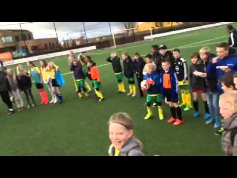 Schoolvoetbaltoernooi 2016: Winnende doelpunt Meiden W8a