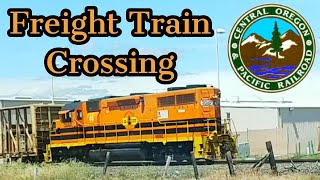 preview picture of video 'Freight Train Crossing (with sounds) | Central Oregon Pacific Railroad Corp.'