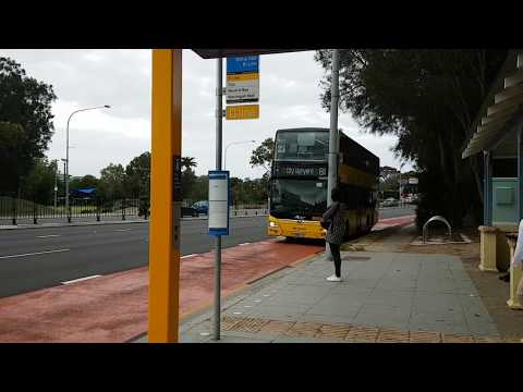 Sydney State Transit B-Line B1 arrives at Mona Vale
