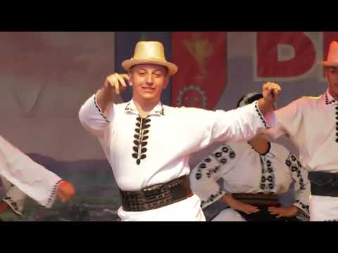 Dans din Campia Transilvaniei