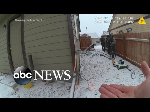 コロラド州の家の中で恐ろしい瞬間がボディカムで撮影されました。 (Horrifying moment inside Colorado home caught on body cam l ABC News)
