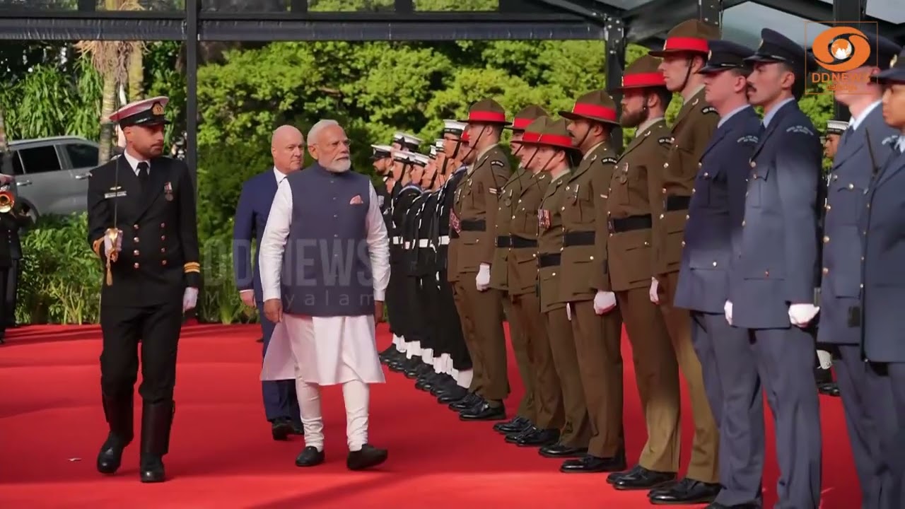 പ്രധാനമന്ത്രി നരേന്ദ്ര മോദിയെ ഗാർഡ് ഓഫ് ഓണർ നൽകി ആദ?