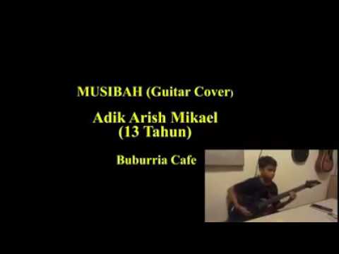 adik arish mikael bermain gitar