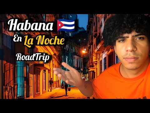 LA HABANA 🇨🇺 de NOCHE | RoadTrip en MOTO por la CIUDAD 
