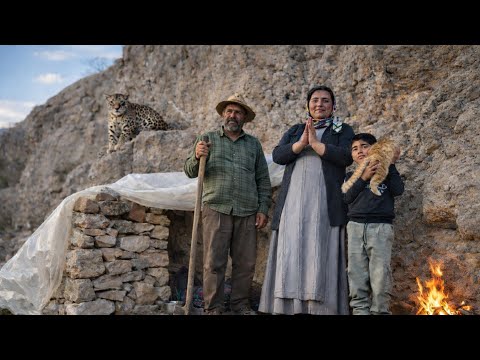 Homeless Nomadic Woman Rebuilds Mountain Shelter to Save Orphan | Winter Survival ❄️🏔️🔥