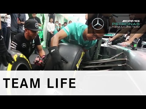 F1 PIT STOP CHALLENGE with Lewis Hamilton