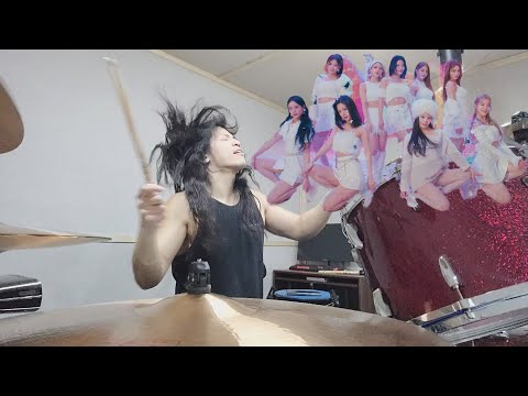 프로미스나인의 'DM 좀 그만 보내'