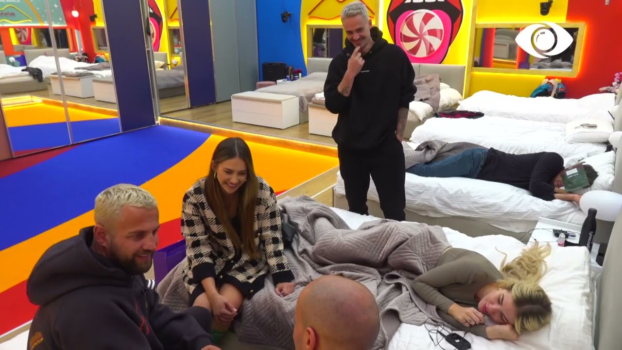 Luizi mes batutash, ende me qëllimin për të bashkuar krevatin e Kristit dhe Keisit