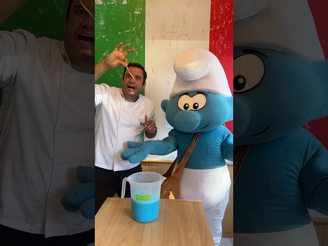 Vídeo relacionado con Schleich The Smurfs 20131 Pitufo con Cono de Patatas Fritas