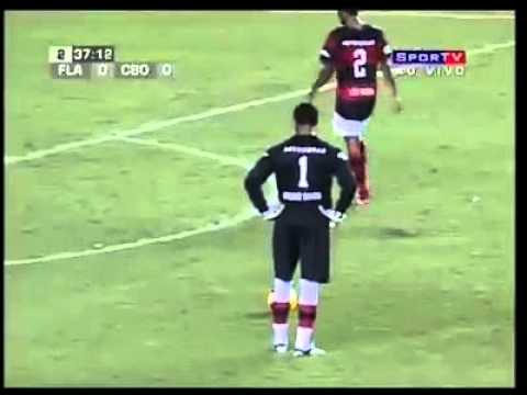 Bruno fazendo gol de falta pelo Mengão na Libertadores 2008