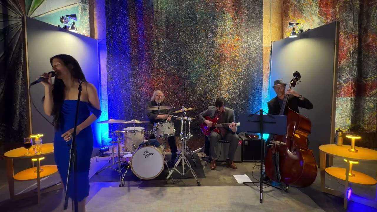 Promotional video thumbnail 3 for Nadia & The Blue Moons Jazz Band