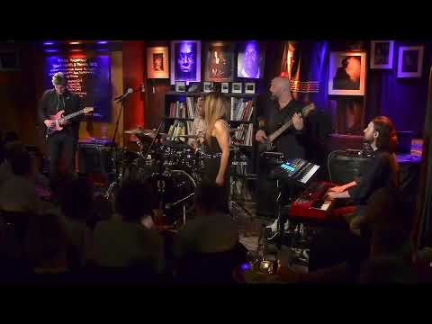 Ania Szarmach - Walking - live with David Haynes & Friends