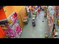 celular explode dentro do bolso de jovem em supermercado