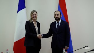 La rencontre d’Ararat Mirzoyan, ministre des Affaires étrangères de la République d'Arménie, et Yaël Braun-Pivet, présidente de l'Assemblée nationale française