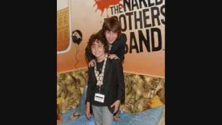 nbb flying away+lycrics