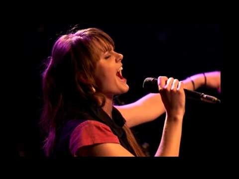 Triinu Taul - "Päike läbi punase klaasi"