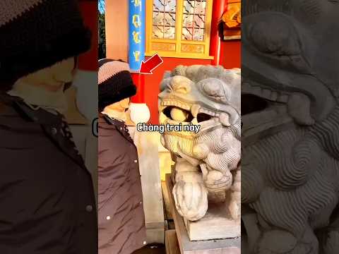 Chỉ những ai thuần khiết mới có thể lấy viên đá này ra 😳