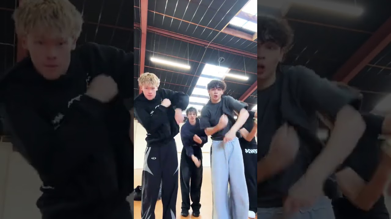 Now walk like Ronald yh, Ronald McDonald🕺#dance #tiktok #viralvideo #music #trending