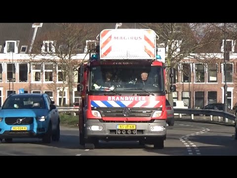 Brandweer Haarlem West en Oost met spoed naar een woningbrand in Haarlem