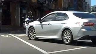 【車禍影片】這彎法...（2025.10.10 台北市中正區汀州路一段與泉州街口