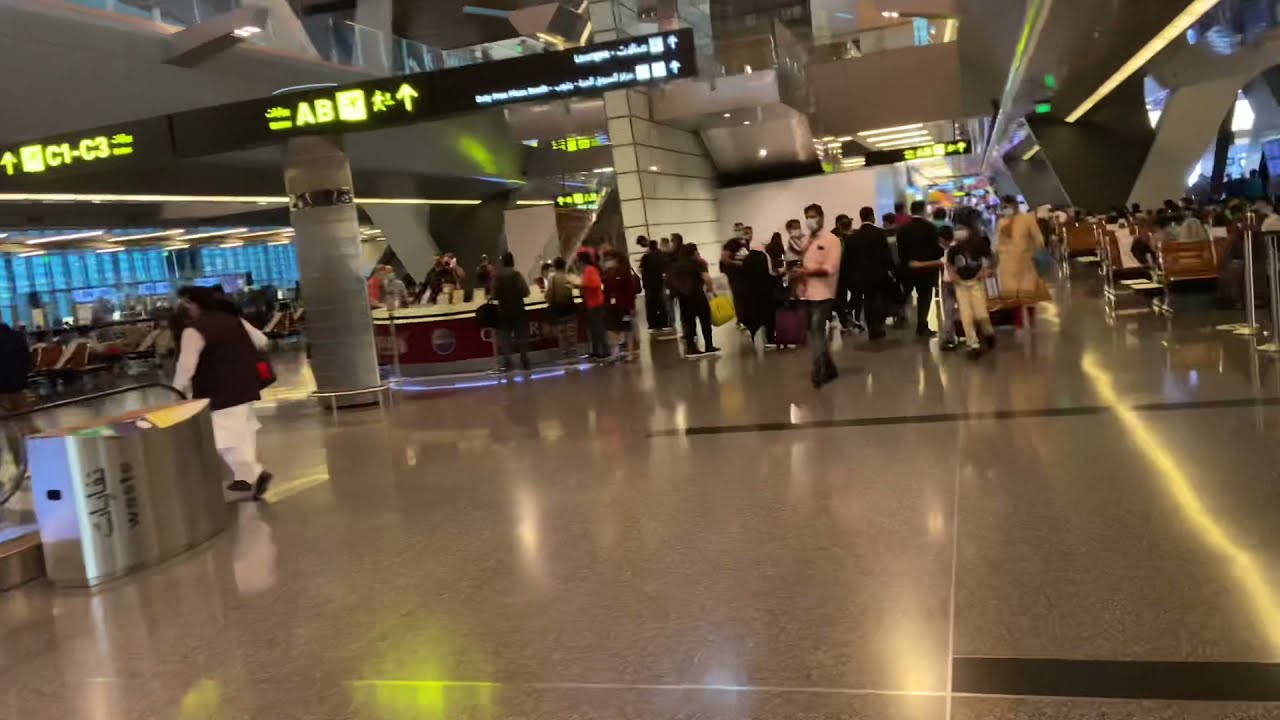 Qatar Airways First and Business Class Arrivals Lounge (Before Immigration) thumbnail