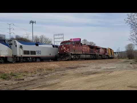 A perfict meet!  Amtrak 8 and cp 287 meet just passed the cut off