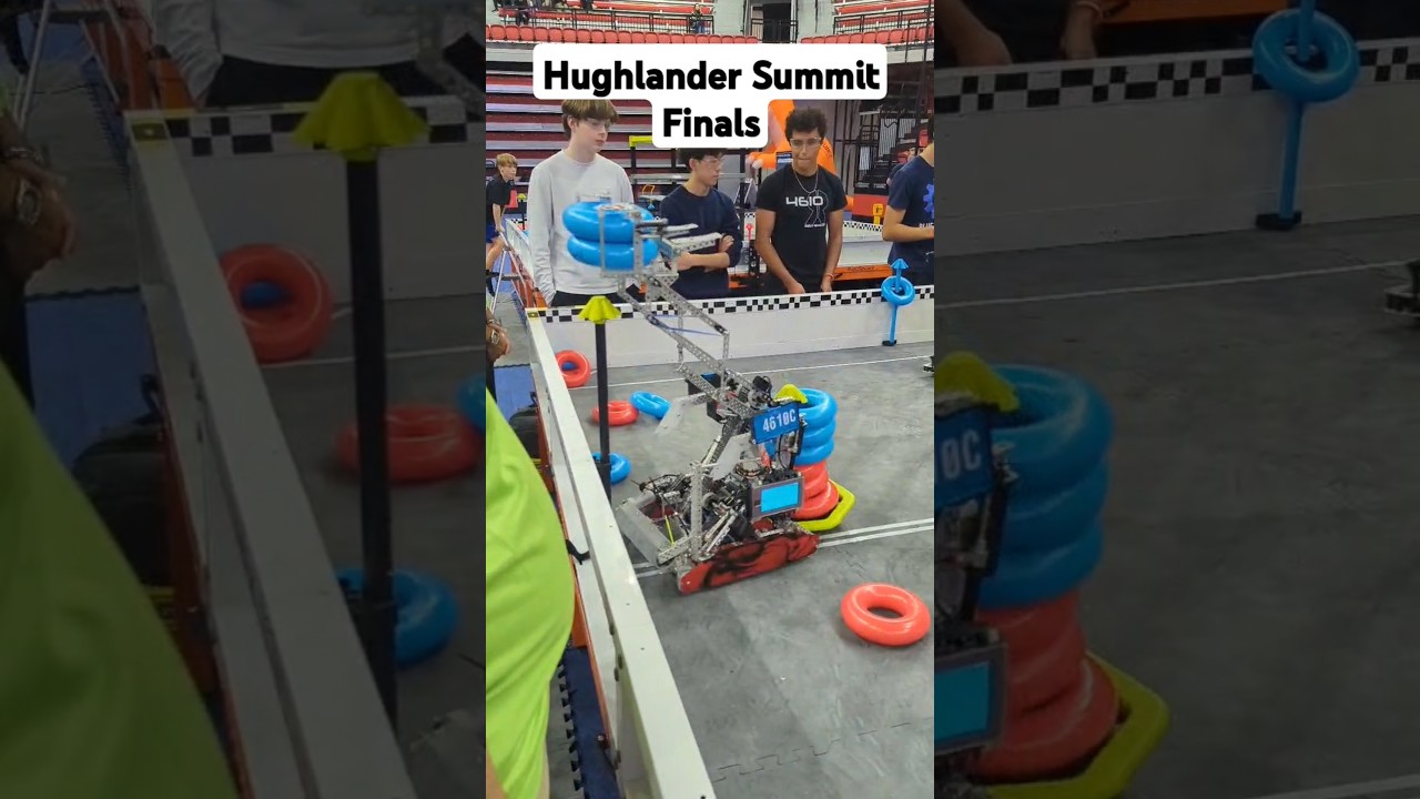 Robots Battle in Finals at Highlander Summit V5RC Signature Event #vex