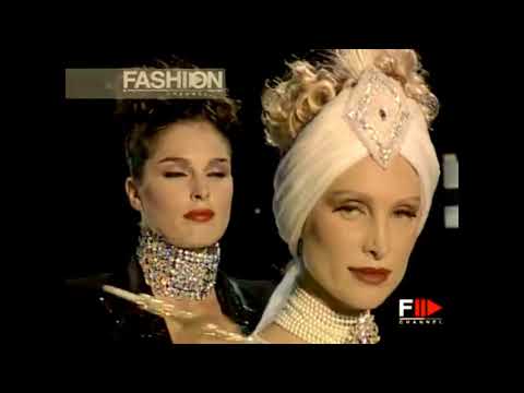 Fashion Show  Renato Balestra  Haute Couture Women Autumn Winter 2004 2005 Rome hoc  résumé  corel