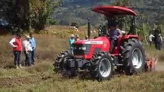preview picture of video 'Tractor Mahindra 9200 4WD con retovo 7 secciones.'