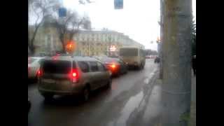 preview picture of video 'Zebra crossing between Plekhanovskaya 22a and 33 in Voronezh. Jan 2015'