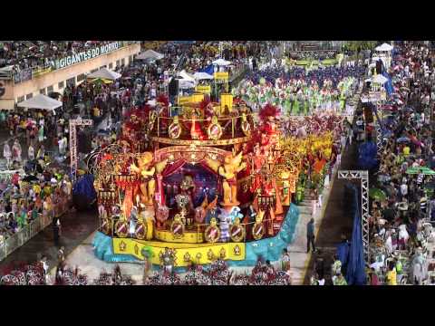 Aparecida reconta a história do Centro de Manaus em desfile