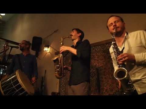 People of the Wind - Mia galazia peristera