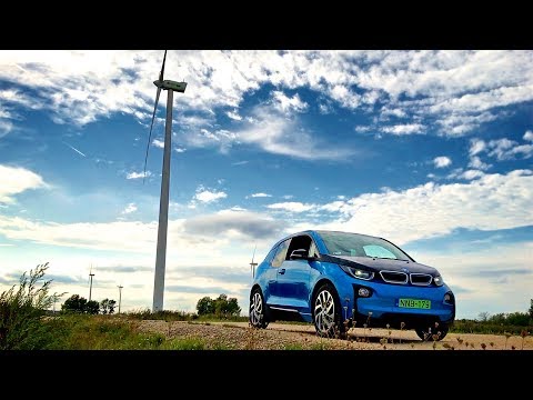 Elektromos autóval az autópályán? Szívás? Kipróbáltam egy BMW i3 kormánya mögött.