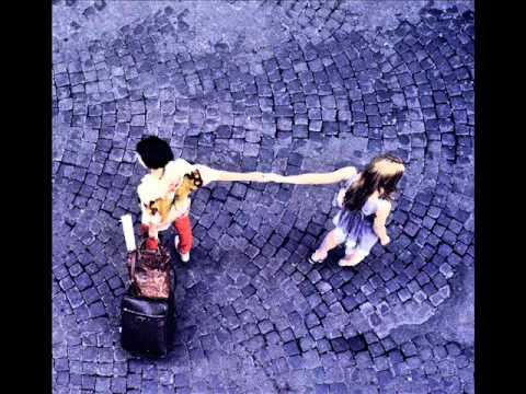 Russian Red - Loving Strangers (BSO Habitación en Roma)