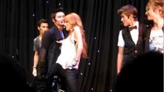 IM5 &amp; Bella Thorne &quot;Can&#39;t Stay Away&quot; Staples for Students