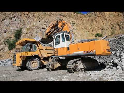 Liebherr 964 Loading Komatsu