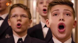 Regensburger Domspatzen "Engel auf den Feldern singen" Weihnachten in Bethlehem (ZDF 24.12.2015)