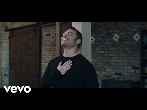 Video per il significato della canzone In mezzo a questo inverno di Tiziano Ferro